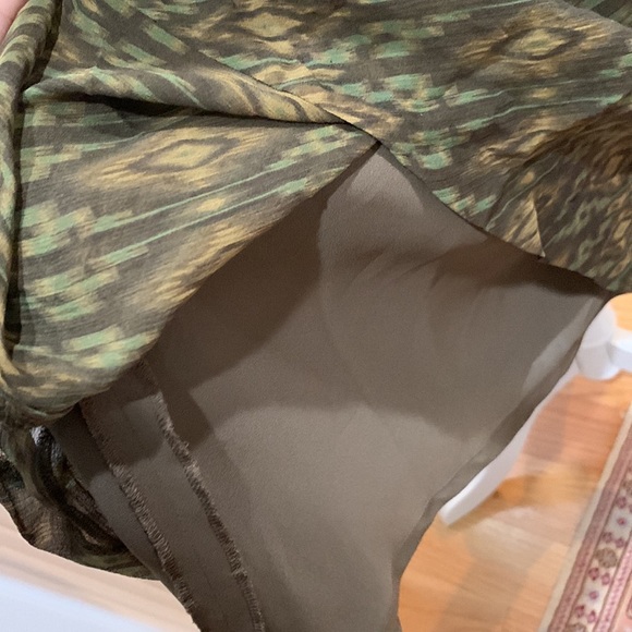 Ralf Lauren 100% silk skirt. Size M - Picture 4 of 5